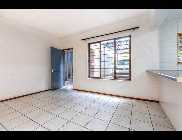 2 BEDROOM APARTMENT BLOCK RENTED IN MELROSE NORTH
